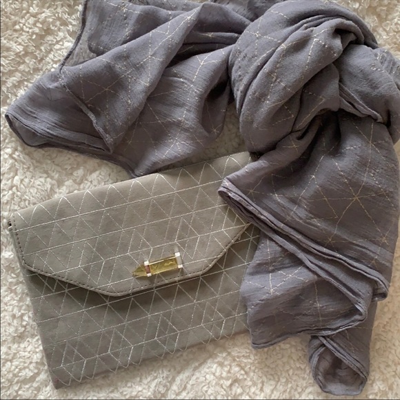 Stella & Dot Westwood scarf, metallic vegan clutch - Picture 1 of 8